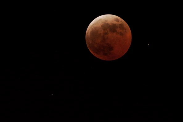Earth Treated To Total Lunar Eclipse Full Moon